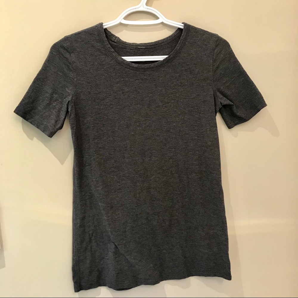 Lulu Lemmon lightweight shirt